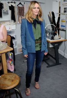 Vanessa Paradis feet photo thumbnail
