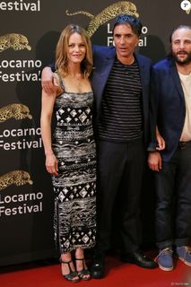 Vanessa Paradis feet photo thumbnail