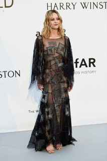 Vanessa Paradis feet photo thumbnail