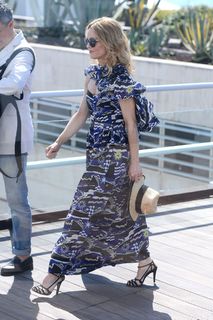 Vanessa Paradis feet photo thumbnail