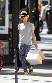 Vanessa Paradis feet photo thumbnail