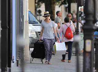 Vanessa Paradis feet photo thumbnail