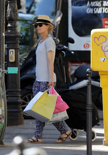 Vanessa Paradis feet photo thumbnail