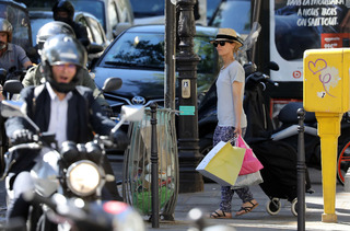 Vanessa Paradis feet photo thumbnail