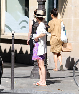 Vanessa Paradis feet photo thumbnail