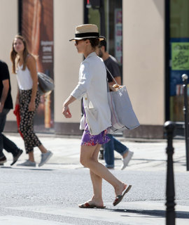 Vanessa Paradis feet photo thumbnail