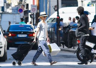 Vanessa Paradis feet photo thumbnail