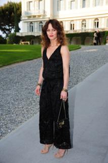 Vanessa Paradis feet photo thumbnail