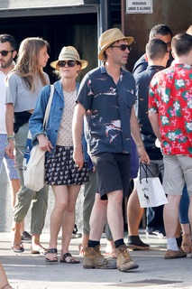 Vanessa Paradis feet photo thumbnail