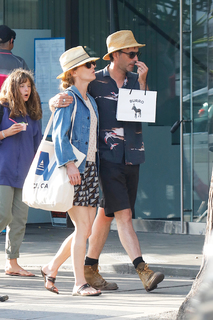 Vanessa Paradis feet photo thumbnail