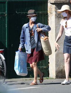 Vanessa Paradis feet photo thumbnail