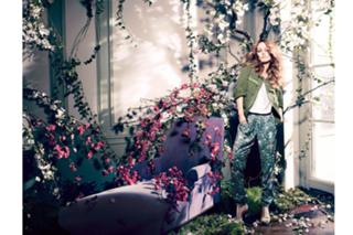 Vanessa Paradis feet photo thumbnail