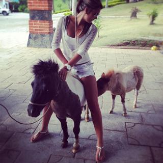 Vanessa Peláez feet photo 15