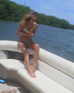 Vanessa Peláez feet photo 17