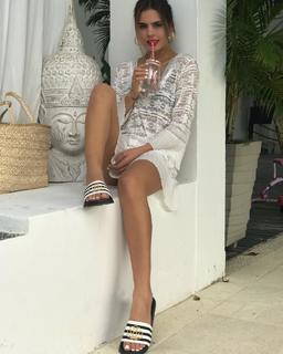 Vanessa Peláez feet photo 10