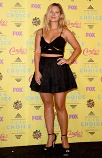 Vanessa Ray feet photo thumbnail