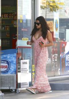 Vanessa White feet photo 7