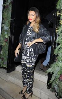 Vanessa White feet photo 11
