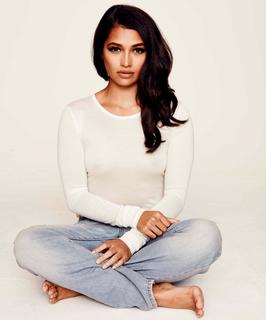 Vanessa White feet photo 9