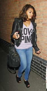 Vanessa White feet photo 3
