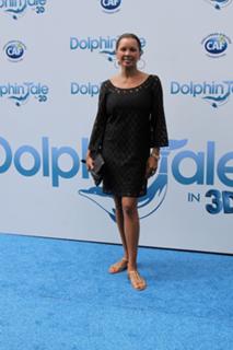Vanessa Williams feet photo thumbnail