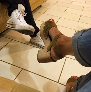 Vanessa Williams feet photo thumbnail