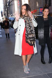 Vanessa Williams feet photo thumbnail