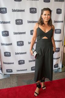 Vanessa Williams feet photo thumbnail
