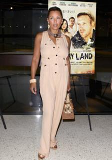 Vanessa Williams feet photo thumbnail