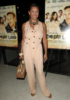Vanessa Williams feet photo thumbnail