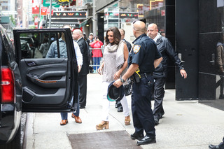 Vanessa Williams feet photo thumbnail