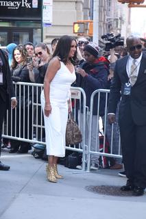 Vanessa Williams feet photo thumbnail