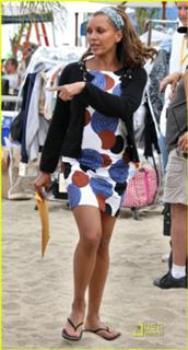 Vanessa Williams feet photo thumbnail