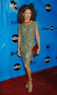 Vanessa Williams feet photo thumbnail