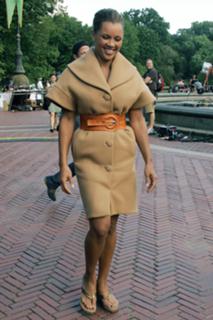 Vanessa Williams feet photo thumbnail