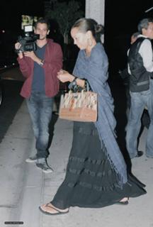 Vanessa Williams feet photo thumbnail