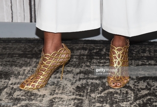 Vanessa Williams feet photo thumbnail