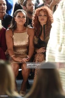 Vanessa Williams feet photo thumbnail