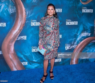 Vanessa Williams feet photo thumbnail