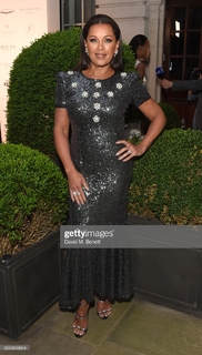 Vanessa Williams feet photo thumbnail