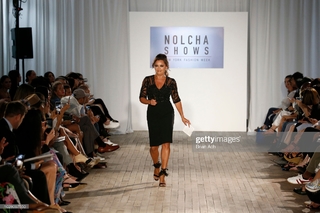 Vanessa Williams feet photo thumbnail