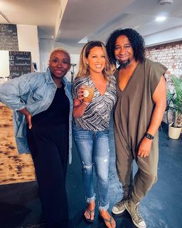 Vanessa Williams feet photo thumbnail
