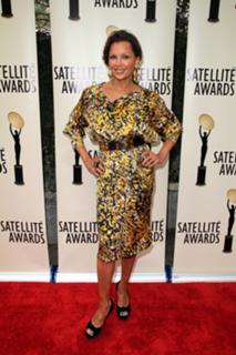 Vanessa Williams feet photo thumbnail