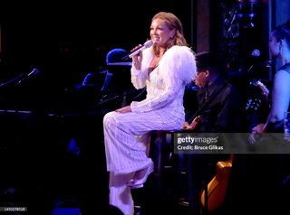 Vanessa Williams feet photo thumbnail