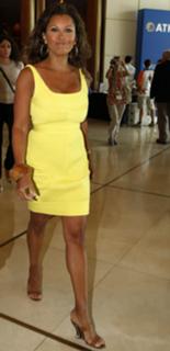 Vanessa Williams feet photo thumbnail