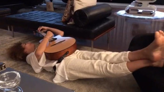 Vanessa da Mata feet photo 11