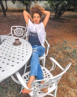 Vanessa da Mata feet photo 3