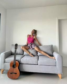 Vanina Escudero feet photo 3