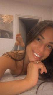 Vanja Cerimagic feet photo thumbnail