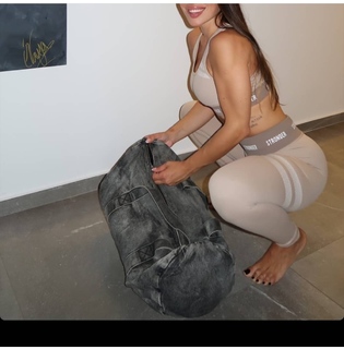 Vanja Cerimagic feet photo thumbnail